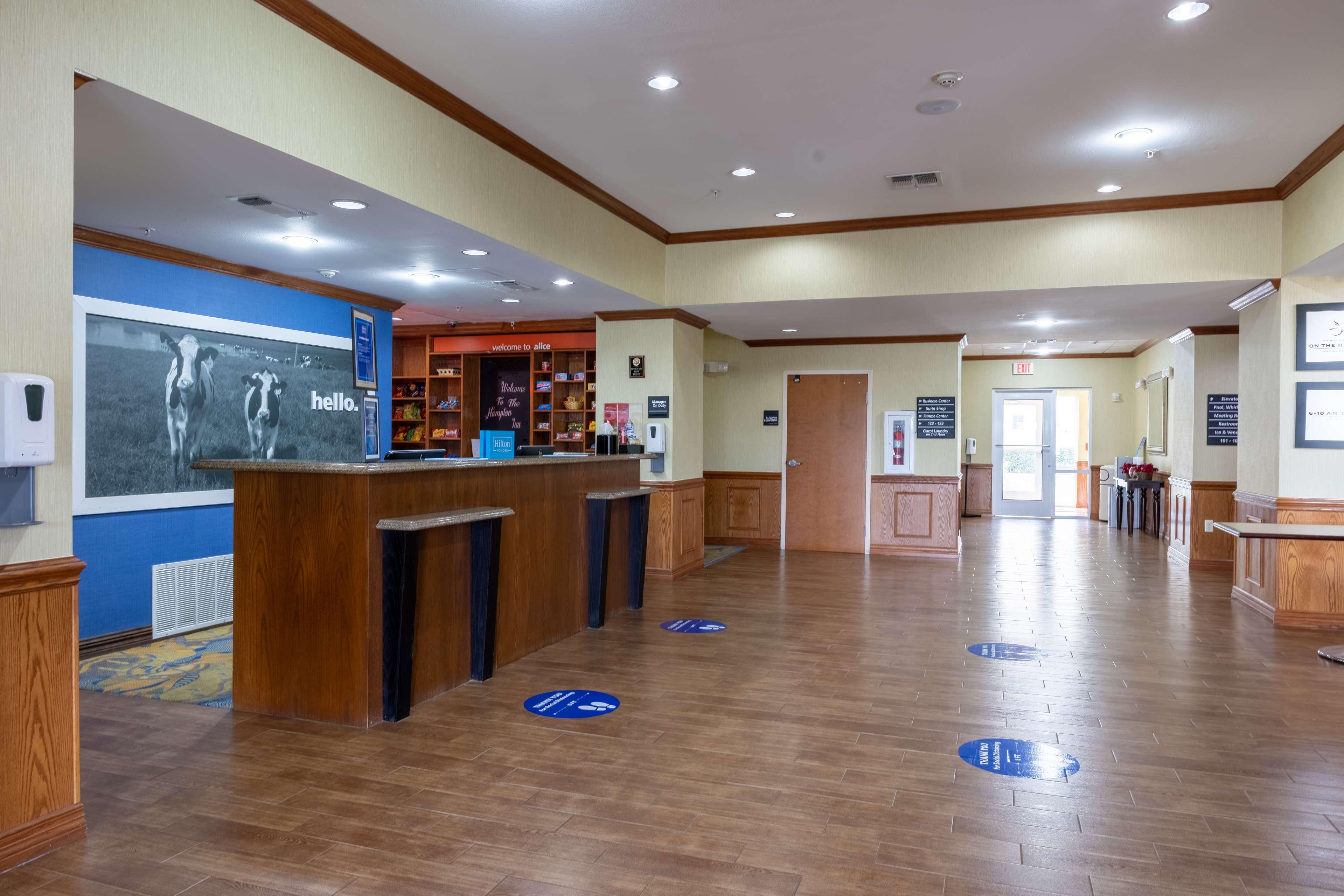 爱丽丝希尔顿恒庭酒店 外观 照片